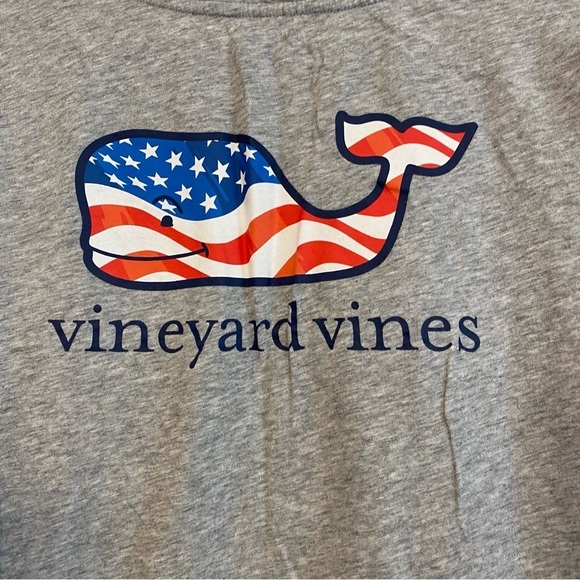 Vineyard Vines Gray American Flag USA Graphic Shirt Size Medium - Picture 2 of 6